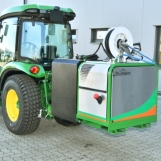BioMant-Compact-BE mit Tank als Traktor-Anbaugerät